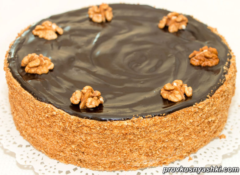 Медовый торт с орехами и шоколадным верхом - Очень вкусный рецепт!